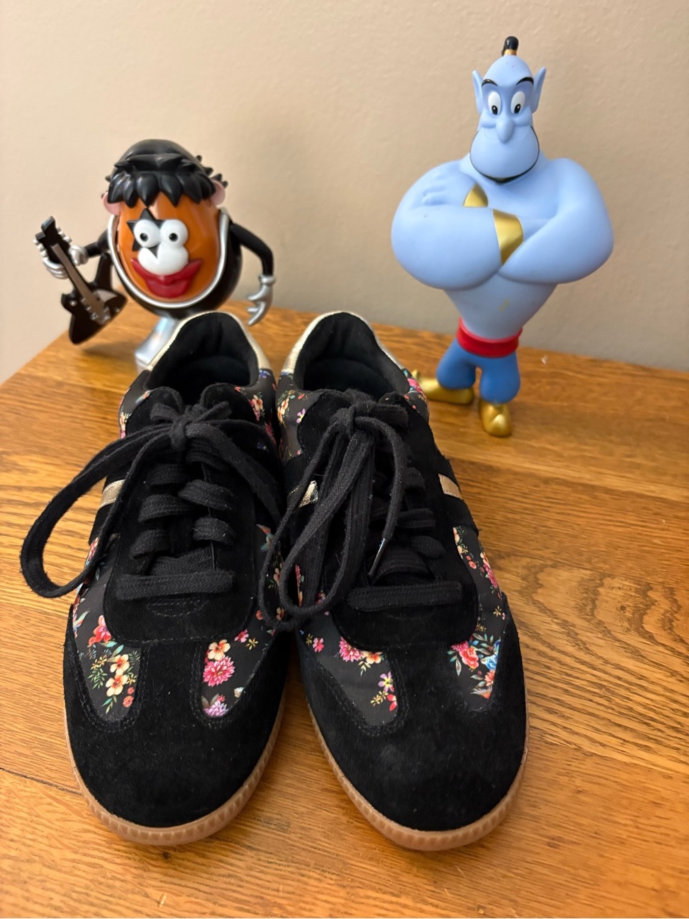 Johnny Was Dreamer sneaker. Women’s size 7.5.